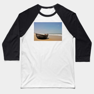 Bateau panier en bambou sur une plage du Vietnam Baseball T-Shirt